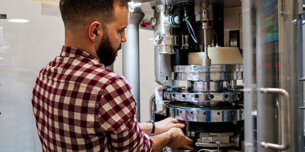 Mecánicos Industriales · Montadores de Estructuras / Maquinaria en Madrid · Fabricación y reparación de piezas mediante soldadura MIG, TIG y electrodo